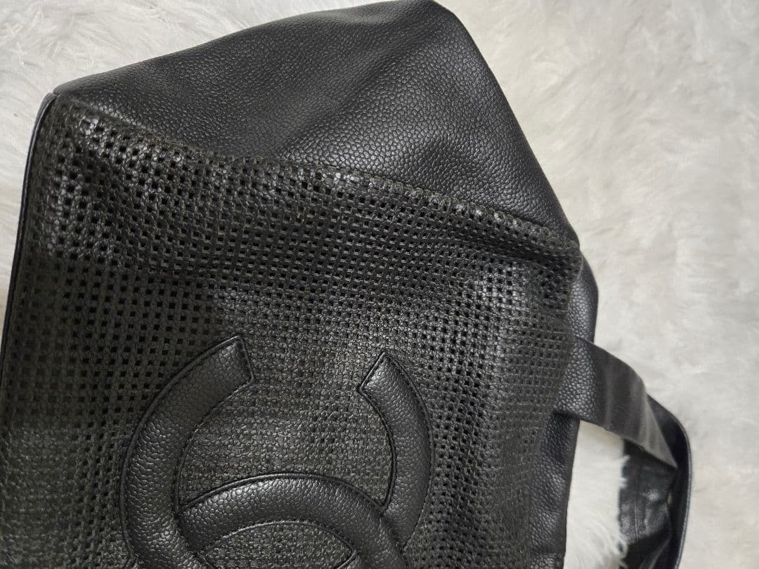 CHANEL パンチングレザーデカココバッ