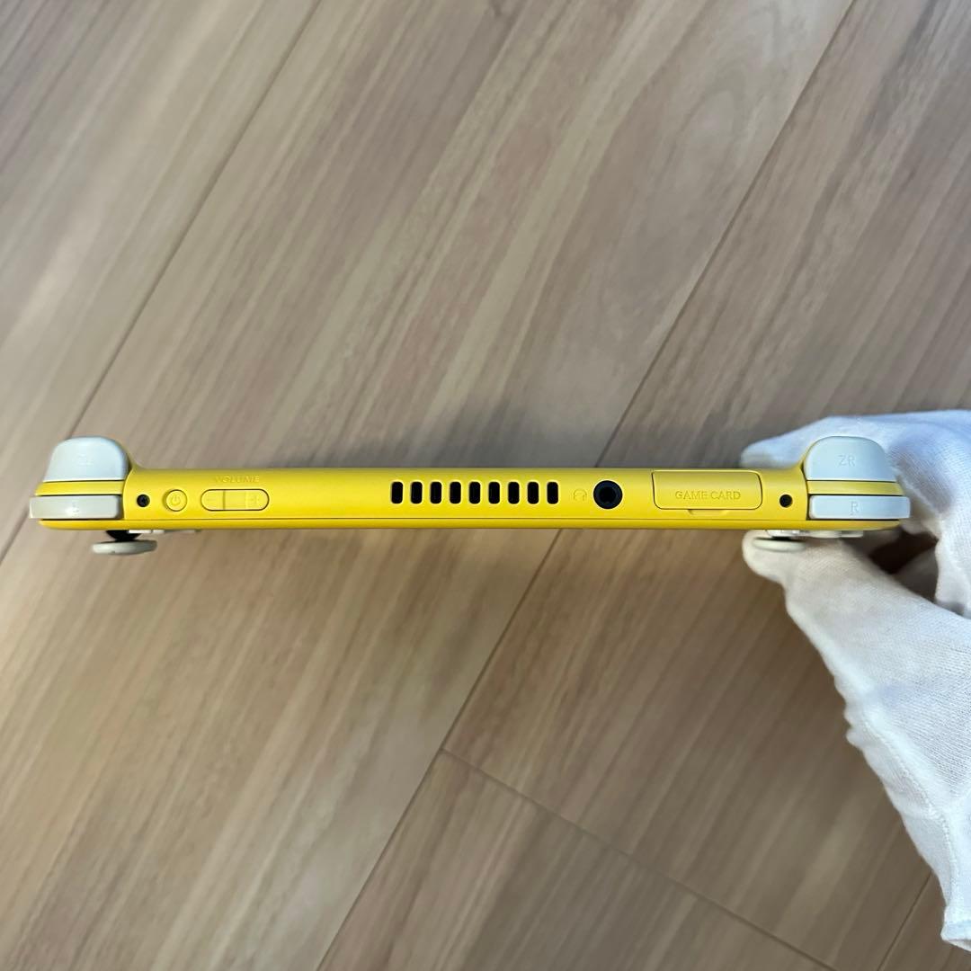 【動作品】Switch lite本体 ソフト3本付き ※本体傷あり