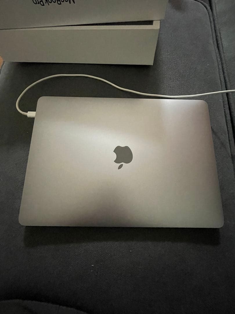 j*u様 Mac Book pro 2020年式　美品　完動品