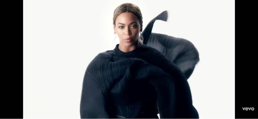 PLEATS PLEATS ビヨンセ着 MADAME-T プリーツプリーツ