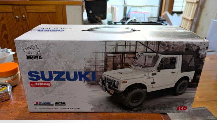 MPL SUZUKI Jimny 1/10 ホワイトモデル幌黒バンパOFセット