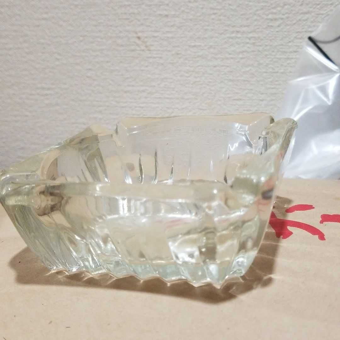 ガラスの灰皿