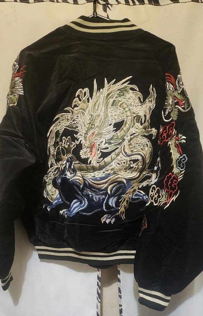 大特価刺繍スカジャン 黒 ベロア