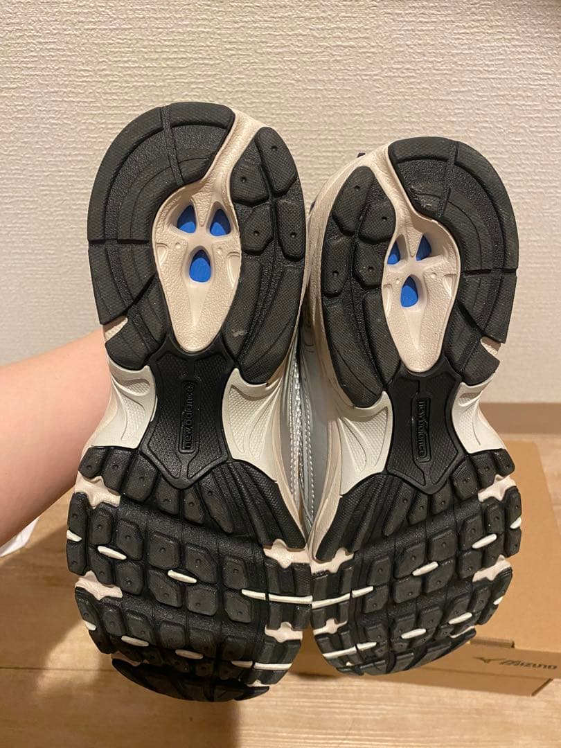 【極美品】New Balance MR530KA シルバーメタリック24.0