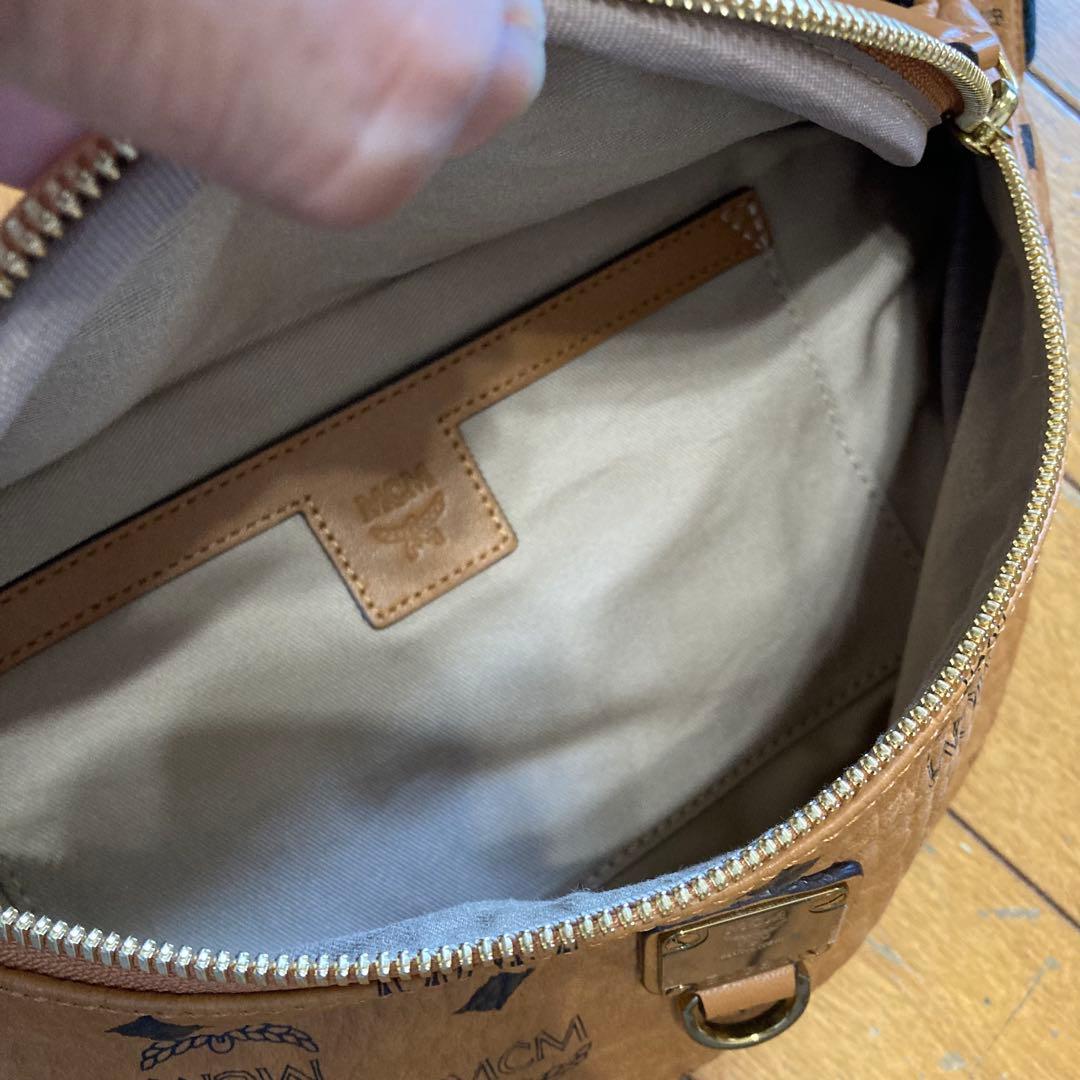MCM ボディバッグ ブラウンレザー