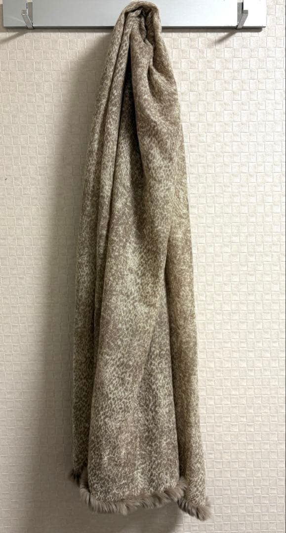 ピュアカシミヤのファートリミング ショール グレージュ