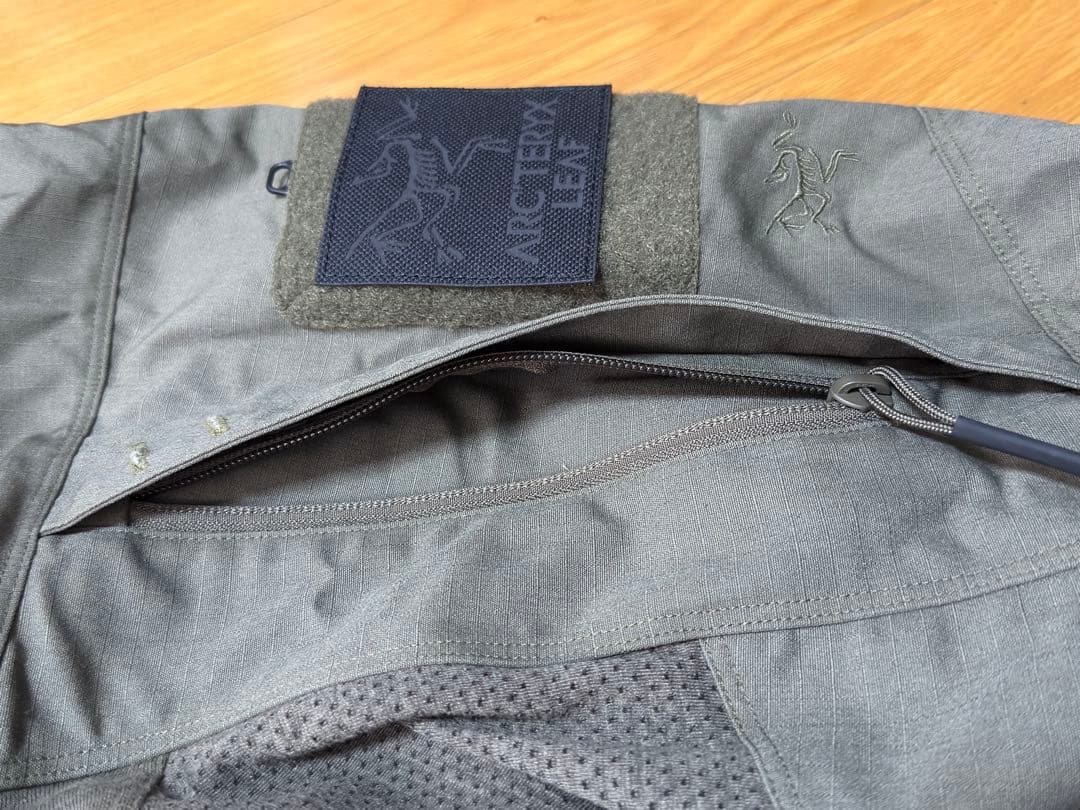 個人装備 Arc'teryx LEAF Assault Shirt AR Gen. 1