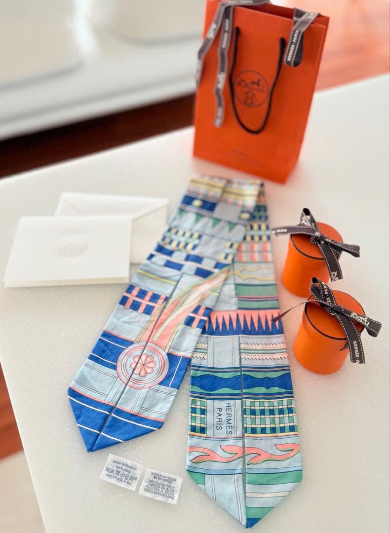 Black Friday価格 ! ！　HERMES エルメス　ツイリー　２本組！