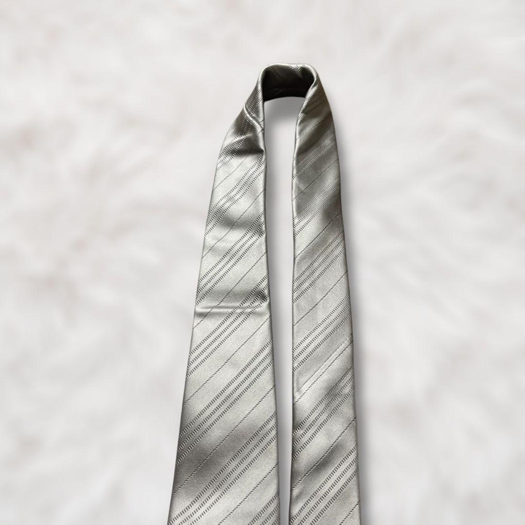 【未使用級✨】バーバリーブラックレーベル ストライプ 光沢 シルバー モノトーン