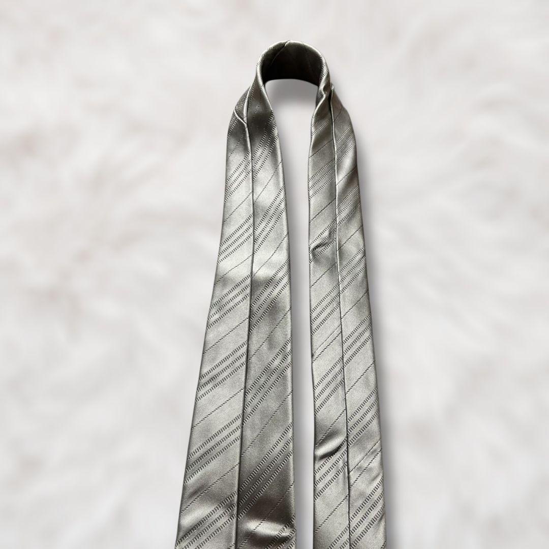 【未使用級✨】バーバリーブラックレーベル ストライプ 光沢 シルバー モノトーン