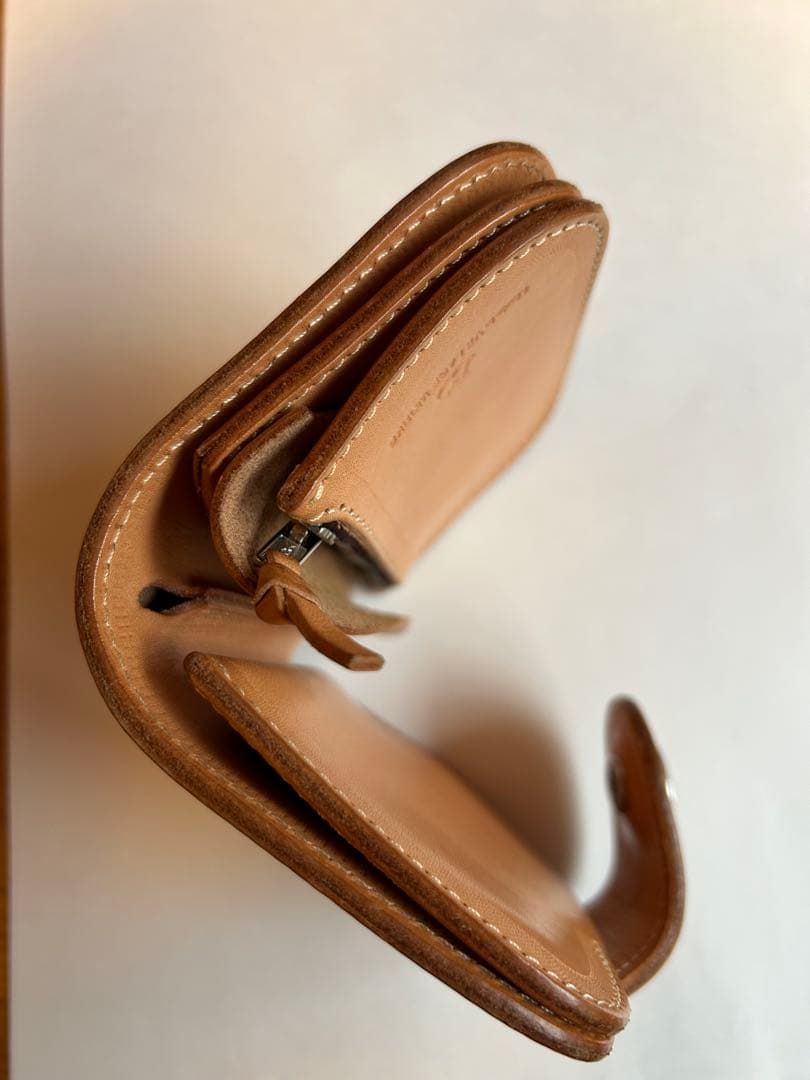 RED MOONの二つ折り財布