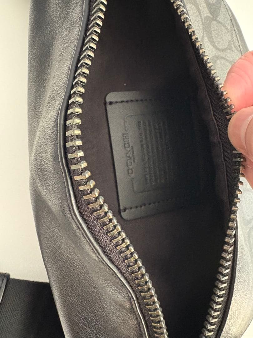 COACH ボディバッグ