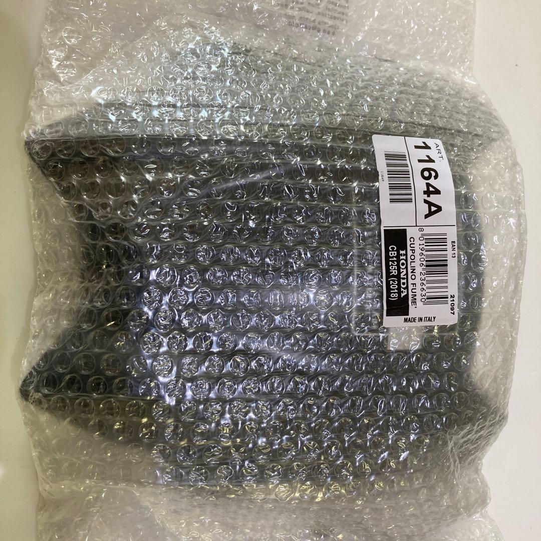 【未使用】GIVI スクリーン スモーク／ホンダ CB125R専用