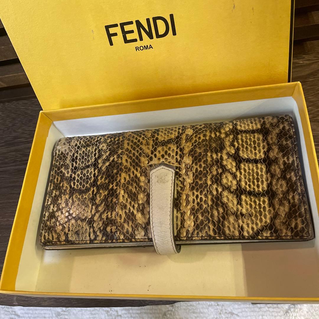 FENDI財布