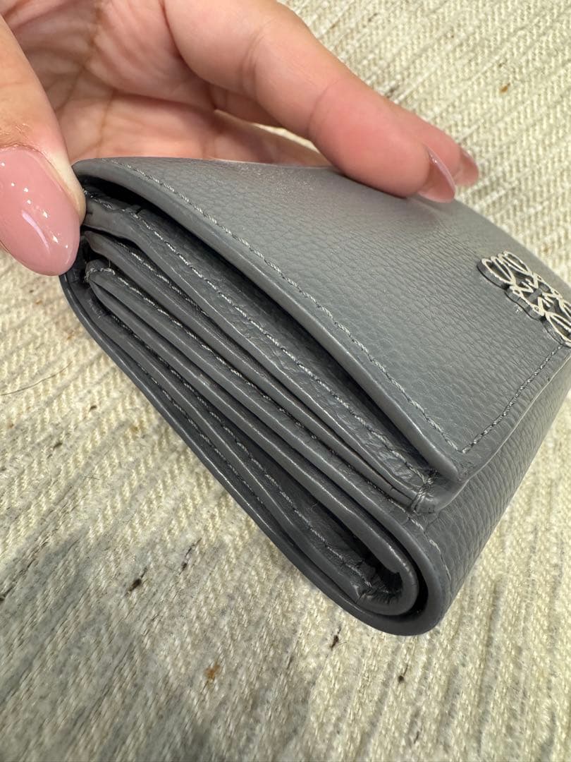LOEWE ロエベ　三つ折り財布　グレー