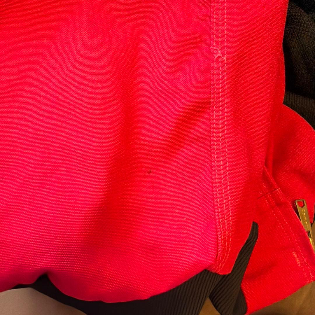 Carhartt 赤 アクティブジャケット