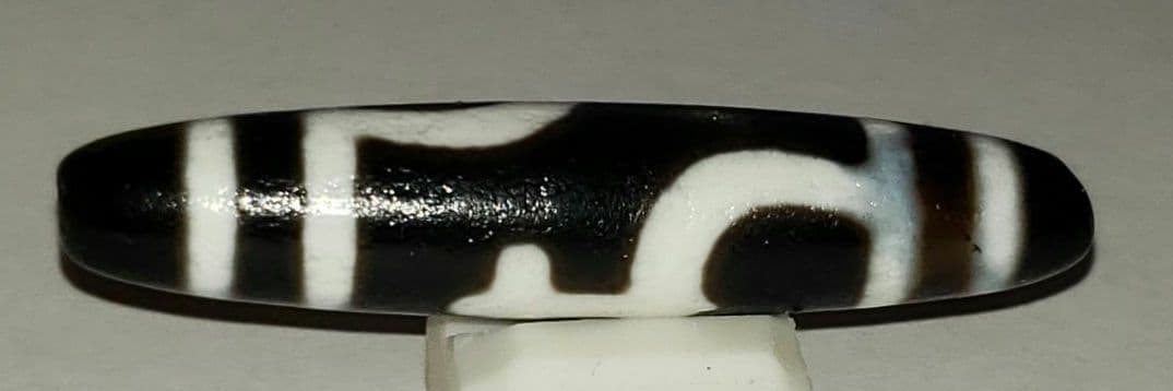 101 天珠 ・ dzibeads ・珍品・石 品名: 宝瓶 天珠 12,9ｇ