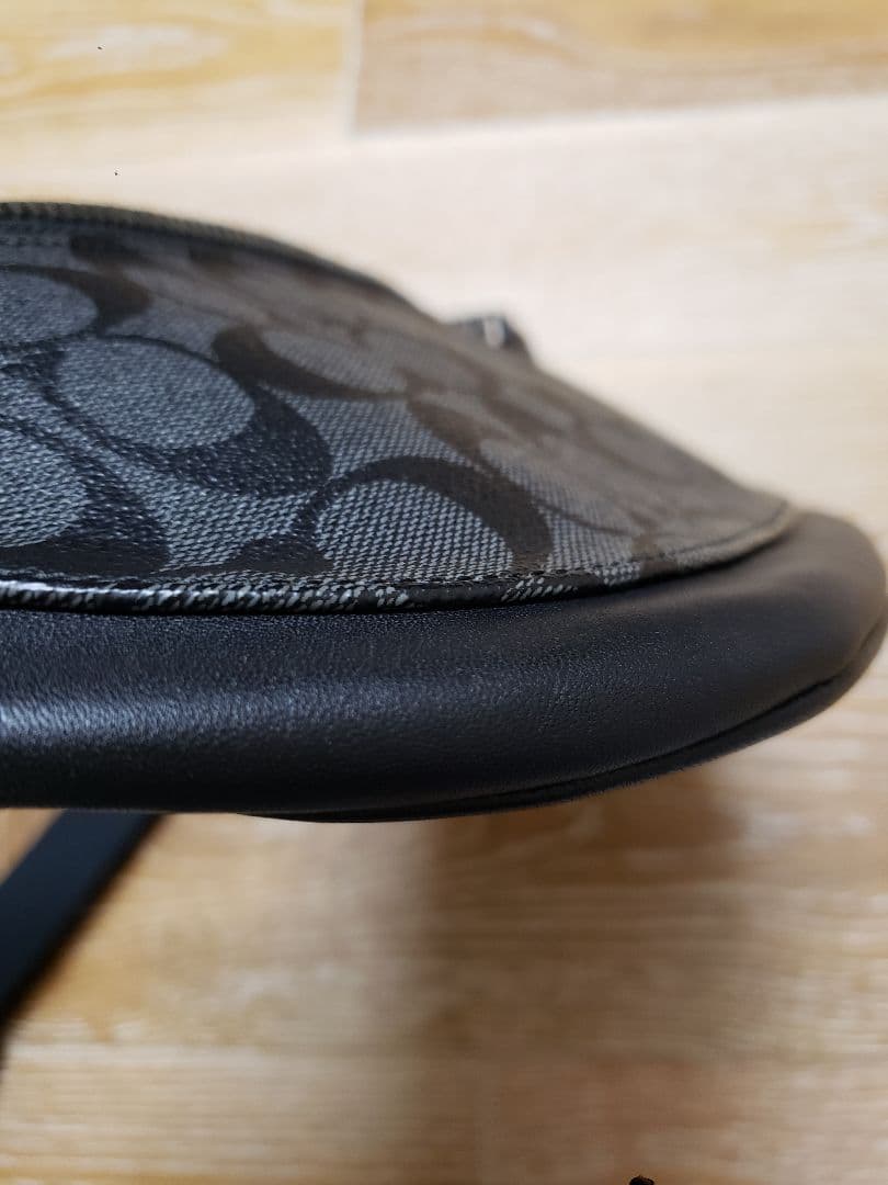 COACH ボディバッグ ブラック ロゴパターン