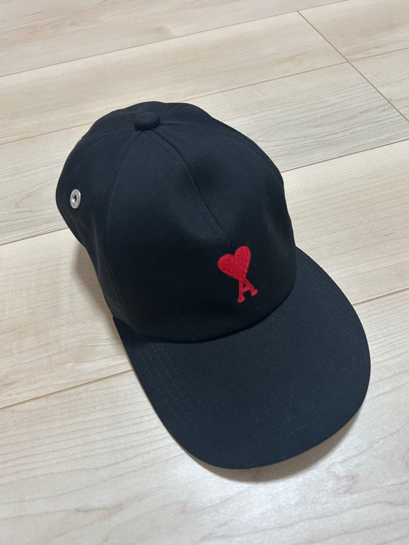 AMI PARIS（アミ パリス） ベースボールキャップ　帽子 ブラック