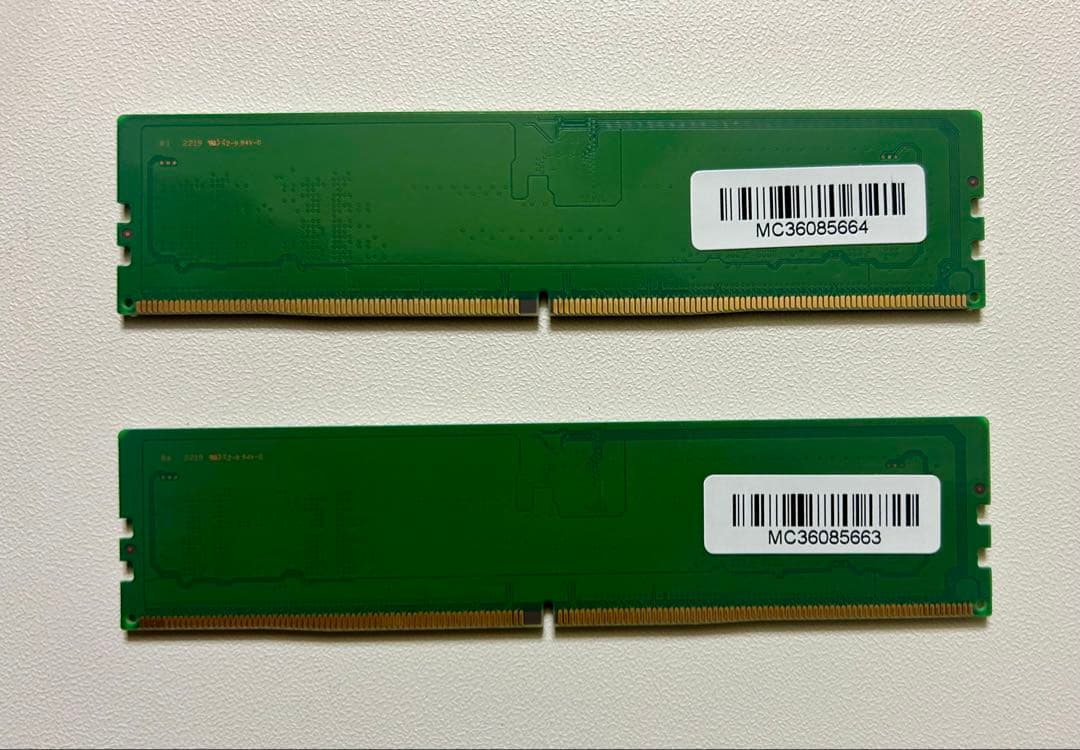 メモリー　PC5 4800B 16GB（8GB × 2）