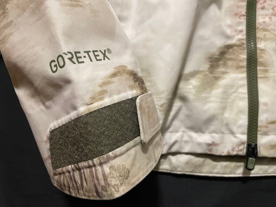 美品 BURTON ak GORE‑TEX 2L Swash Jacket