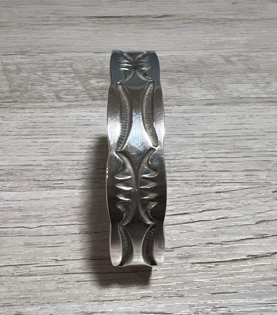 ナバホ族 NORA作 インディアンジュエリー Sterling バングル