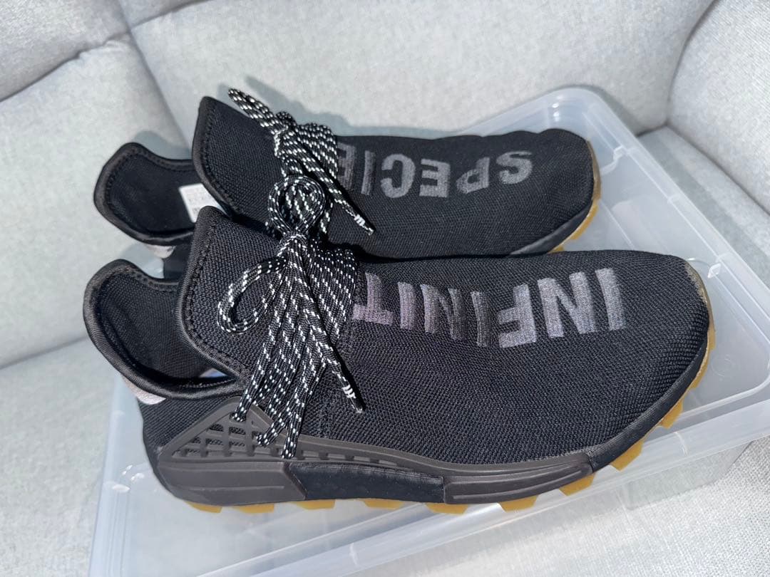 靴 PHARRELL WILLIAMS ADIDAS NMD HU TRAIL