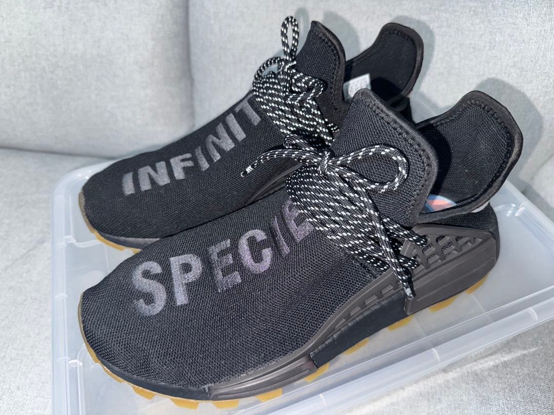 靴 PHARRELL WILLIAMS ADIDAS NMD HU TRAIL