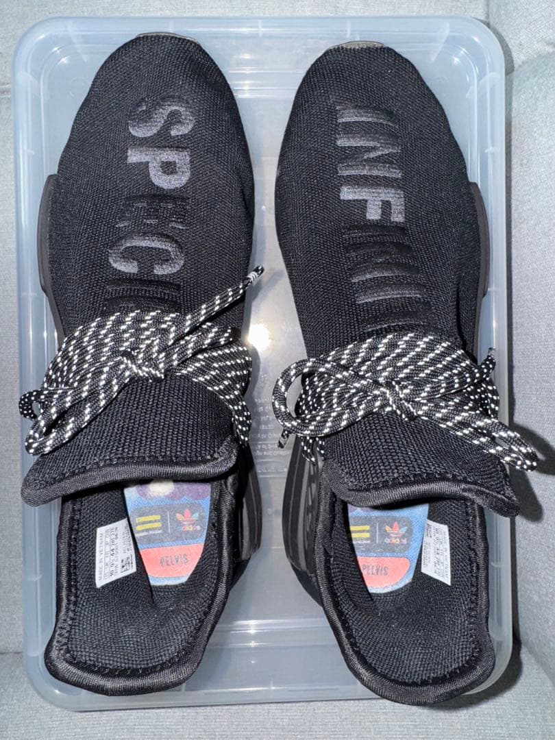 靴 PHARRELL WILLIAMS ADIDAS NMD HU TRAIL