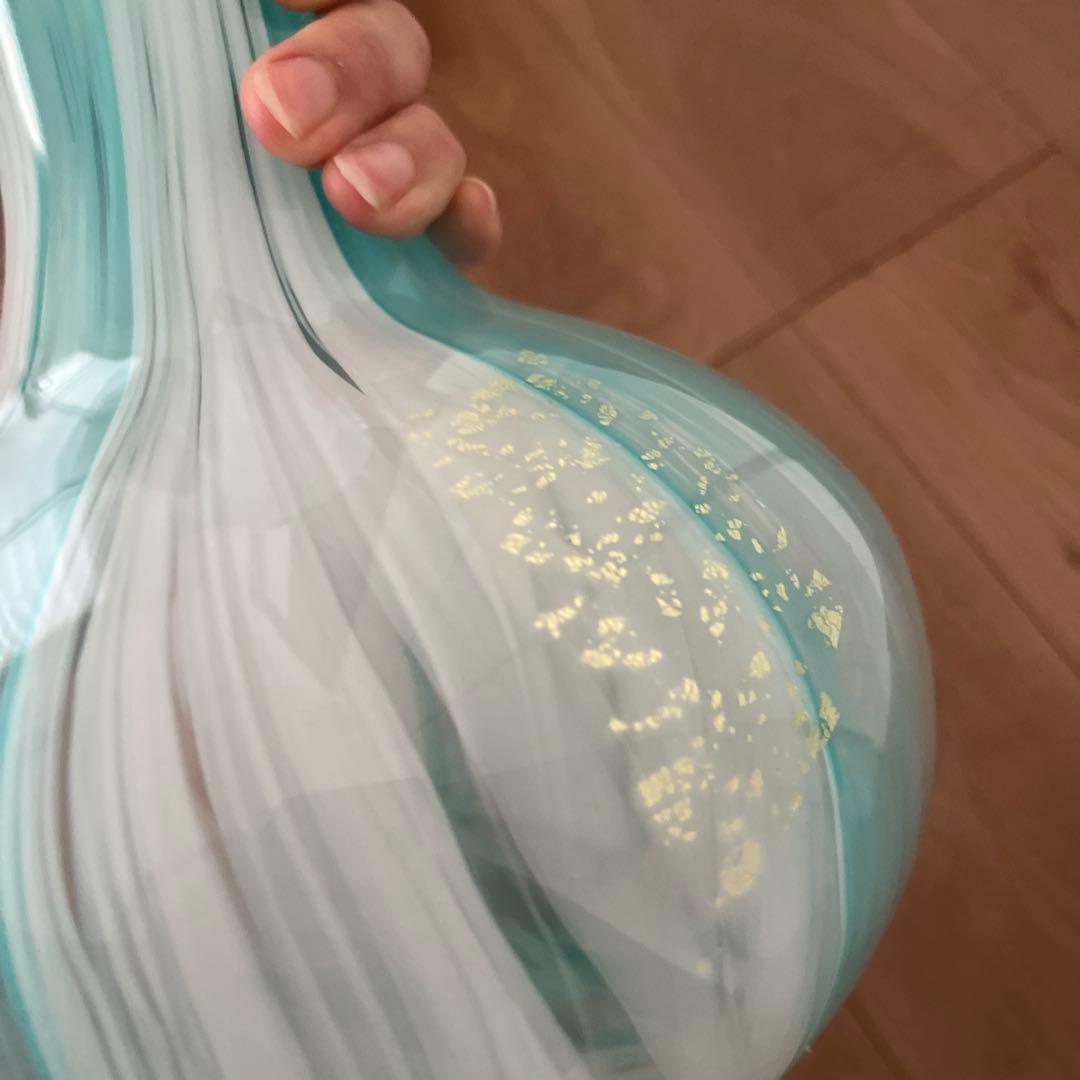 青と白のストライプ花瓶