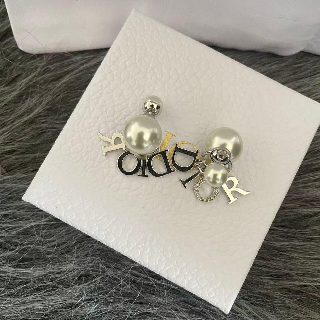 【美品】ディオール Dior Tribales パール ピアス