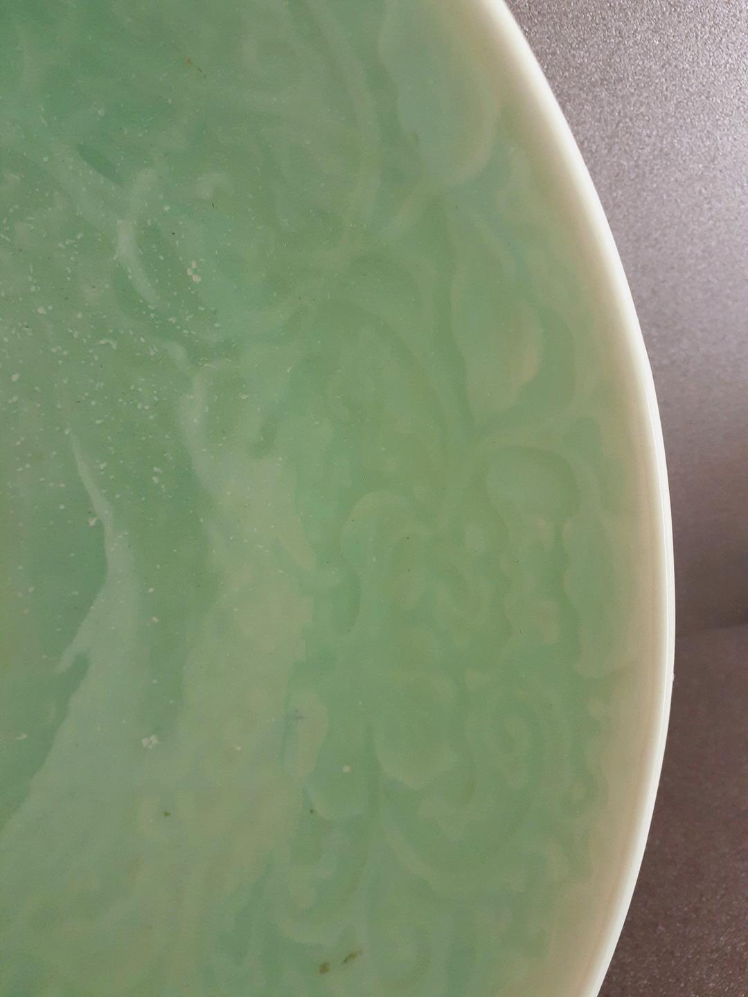明治時代頃【加藤亮吉】在銘　青磁　陽刻　唐草文様　直径25.9cm　大鉢　伝世箱
