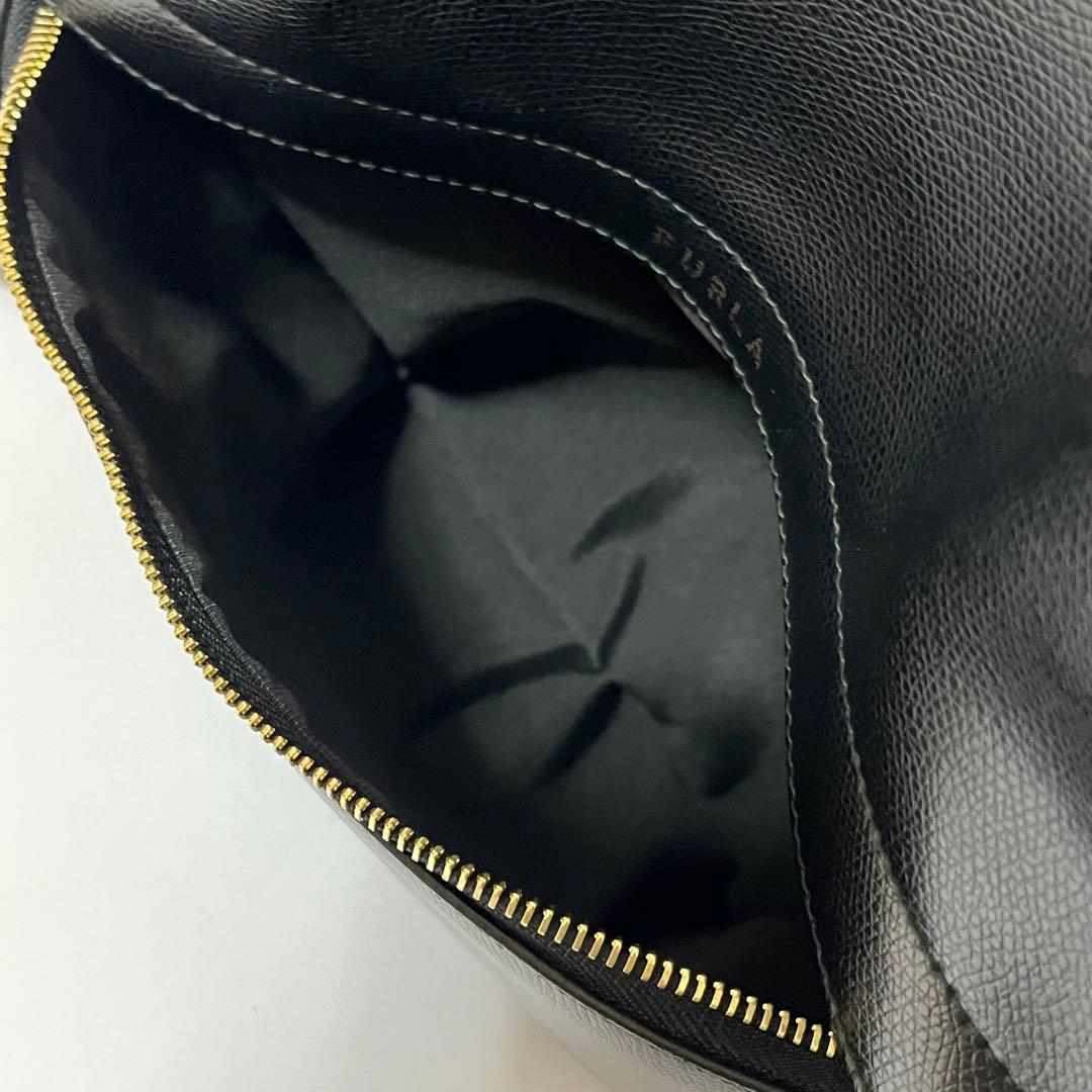 希少✨美品✨フルラ　新型パイパー　リュック バックパック　カデナ　レザー　黒
