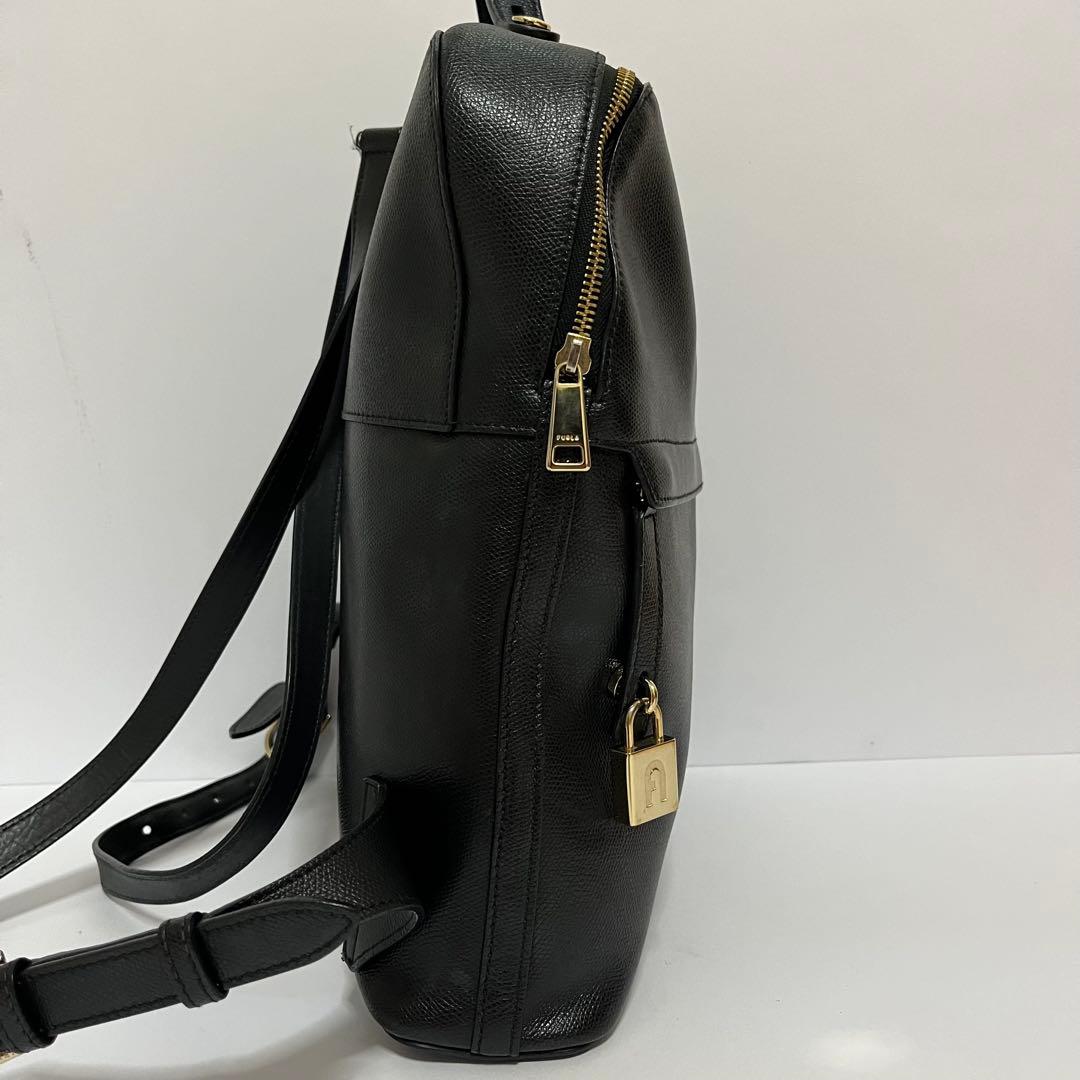 希少✨美品✨フルラ　新型パイパー　リュック バックパック　カデナ　レザー　黒
