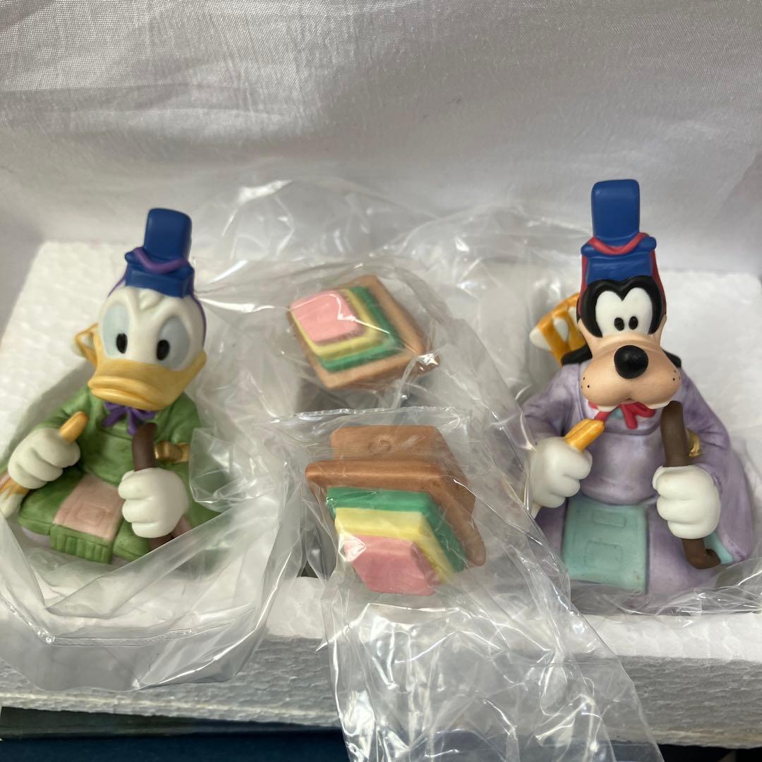 ディズニー雛人形　五段飾り 陶器　フィギュア