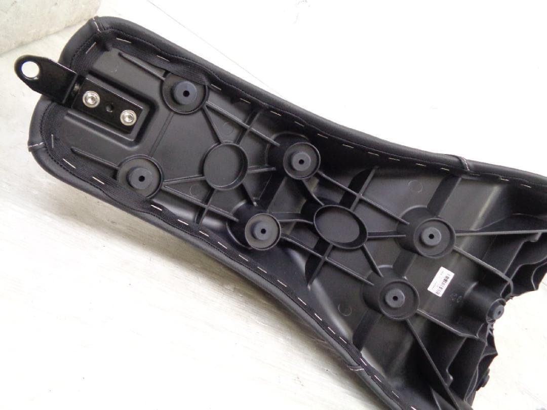 M8 ソフテイル FXBB FLHC FLDE 純正 スイッチバック シート