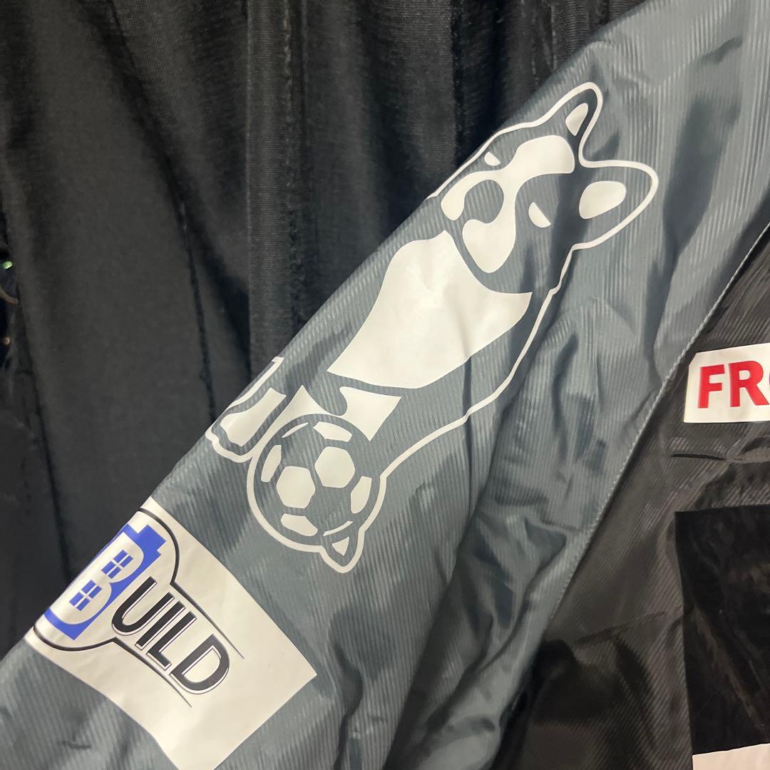 横浜FC 中綿　迷彩柄ウィンドブレーカー