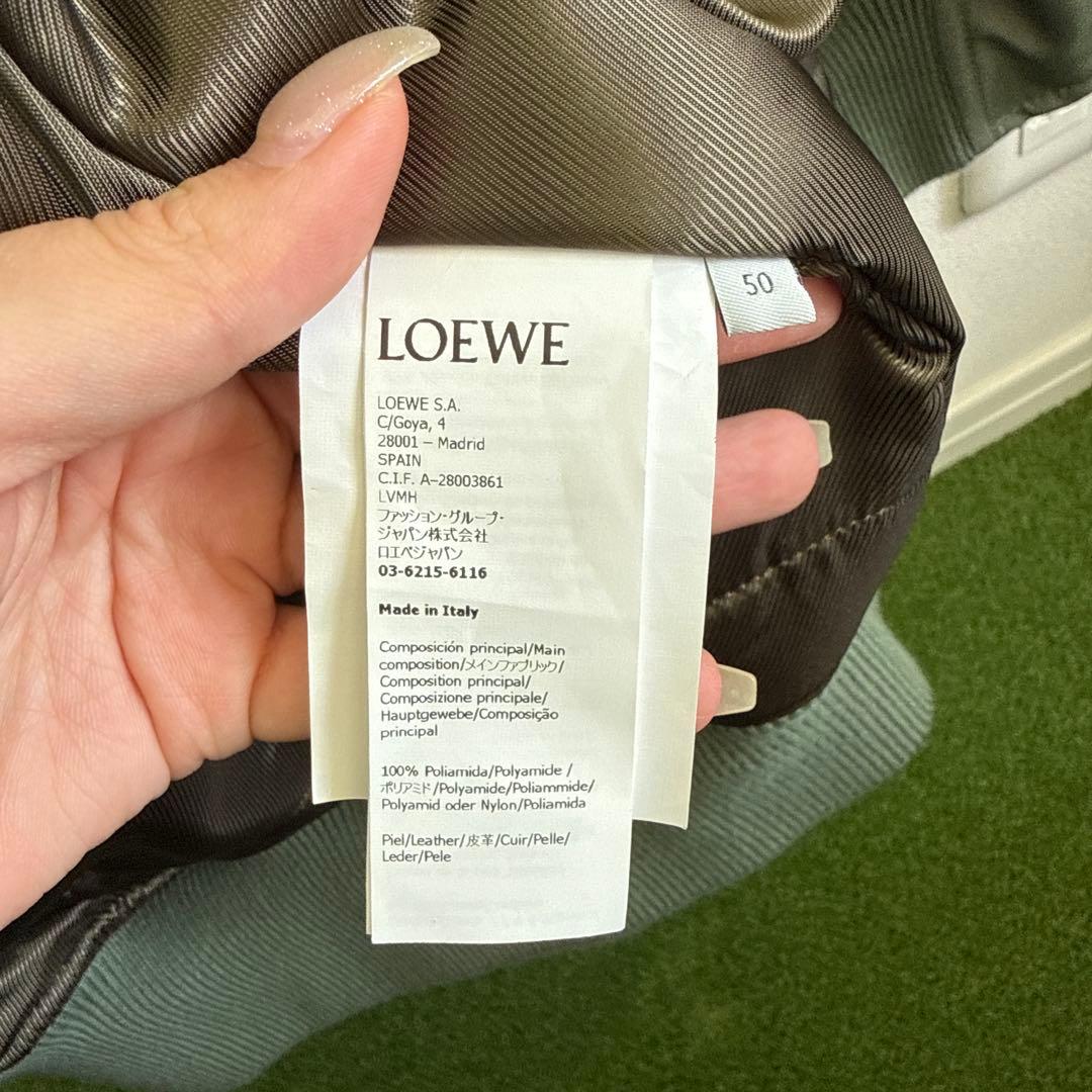 【LOEWE 】フード付き ボアボンバージャケット（カーキ）