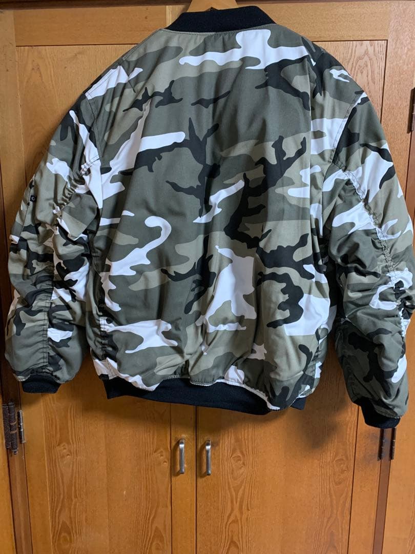 MA-1 スノーカモ　カモフラ　ALPHA AVIREX