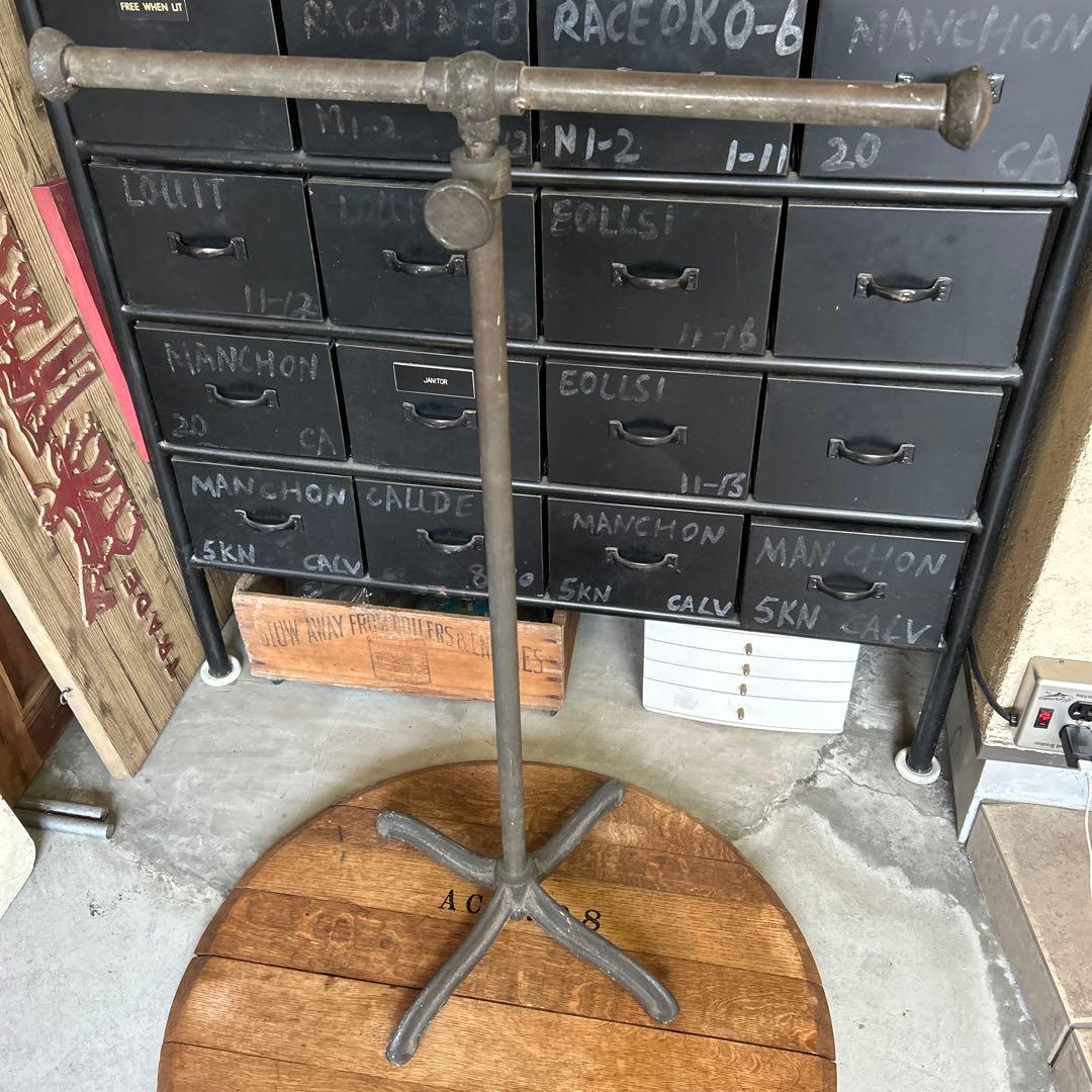 ヴィンテージ アイアン T字ハンガーラック インダストリアル シャビー 無骨