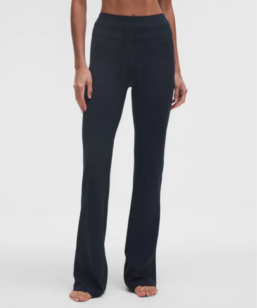 Lululemon ルルレモンGrooveハイライズブーツカットパンツショート