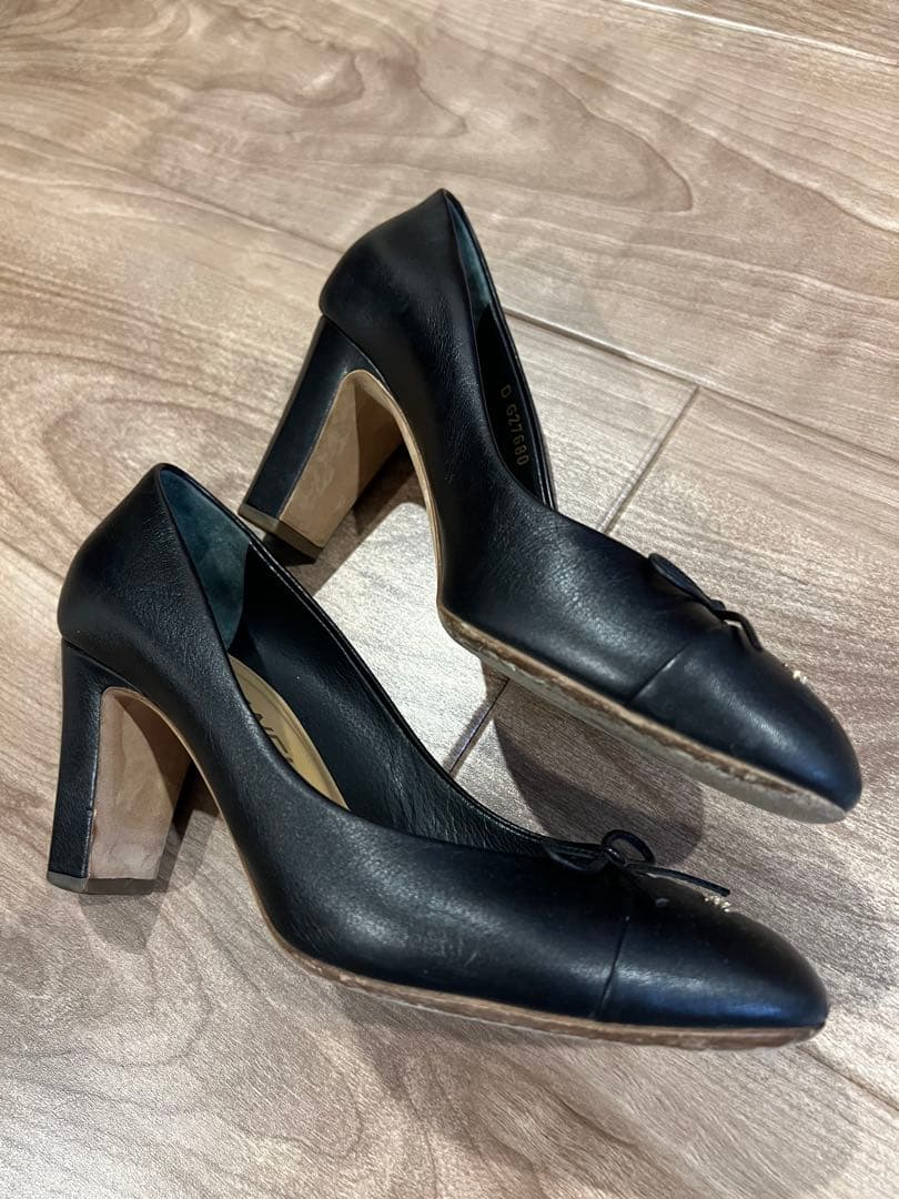 CHANEL ブラックパンプス リボン付き