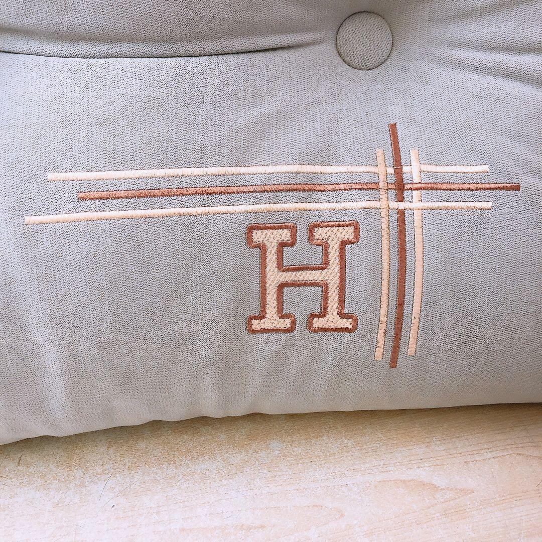 日本未発売 ウエッジヘッドボード枕 海外インテリア ホテルライク グレー系 中古