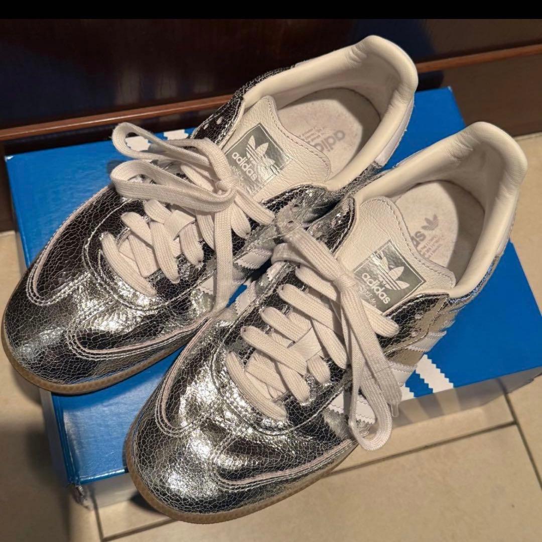 アディダス adidas SAMBA OGメタリックシルバー 24cm