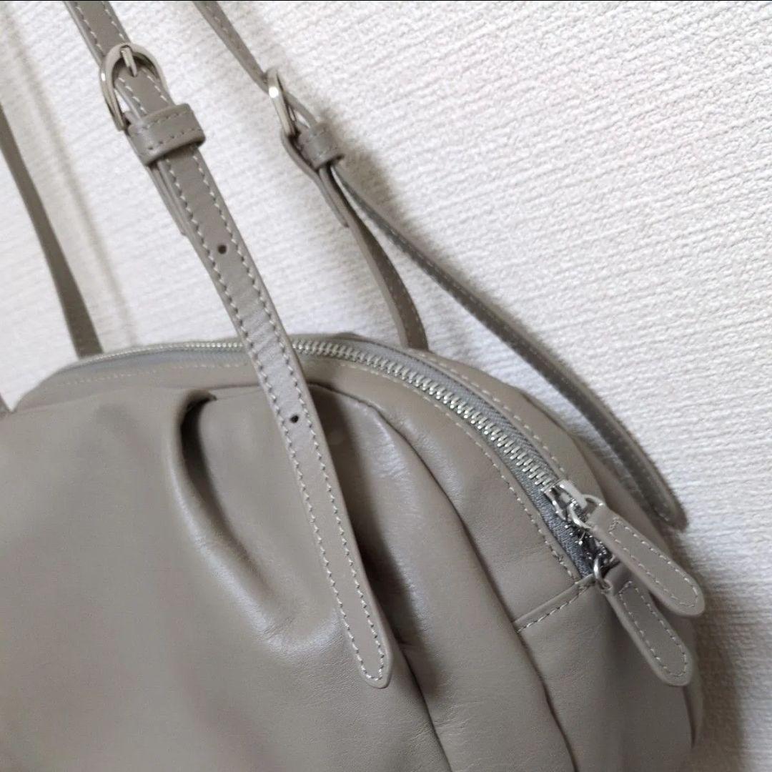 匿名配送ほぼ新品 イアパピヨネ コロンボストンバッグ