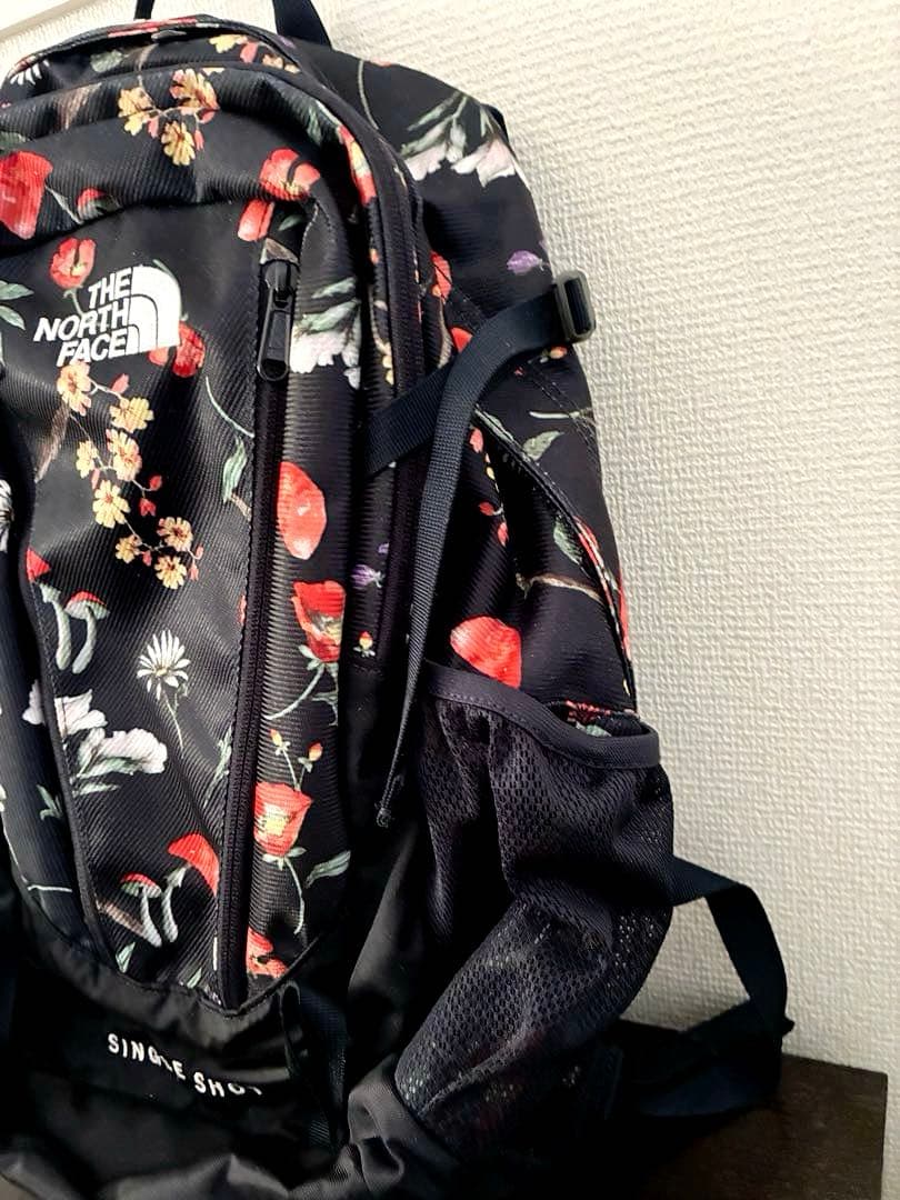 【希少】未使用✨ノースフェイス シングルショット 花柄 23L