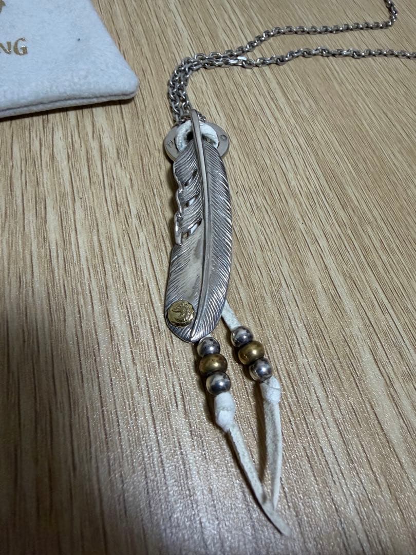 Tady & King フェザーネックレス