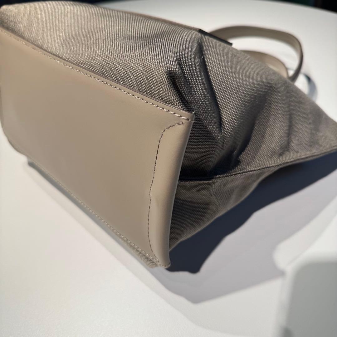 IACUCCI イアクッチ ソルベット グレージュ トート ショルダーバッグ