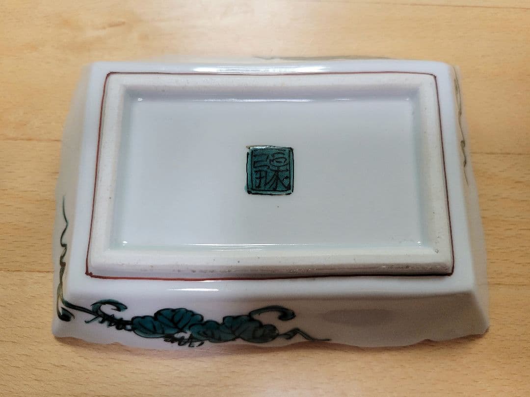 ◇匿名配送◇古九谷焼(江戸期)再興九谷　角福銘　柳二人物図絵付　小皿長方形　波縁