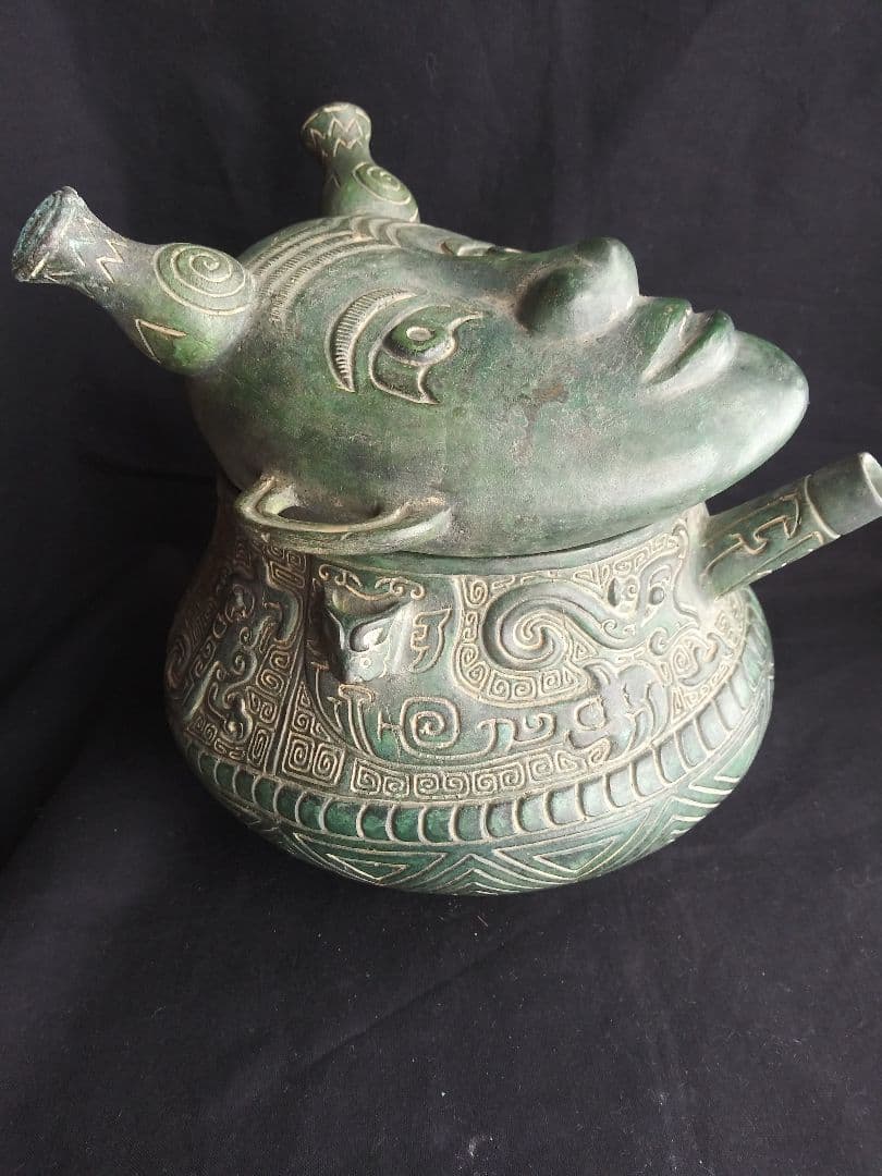 青銅器　人面龍紋か　レプリカ　NO.184
